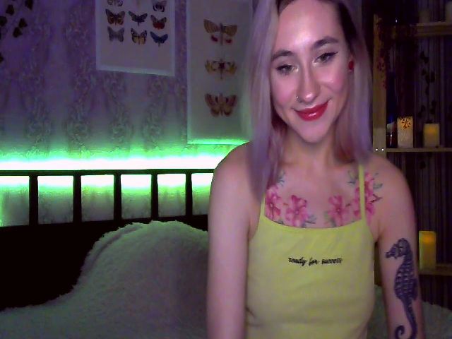 Live sex webcam photo for Misss_Dream #271663698