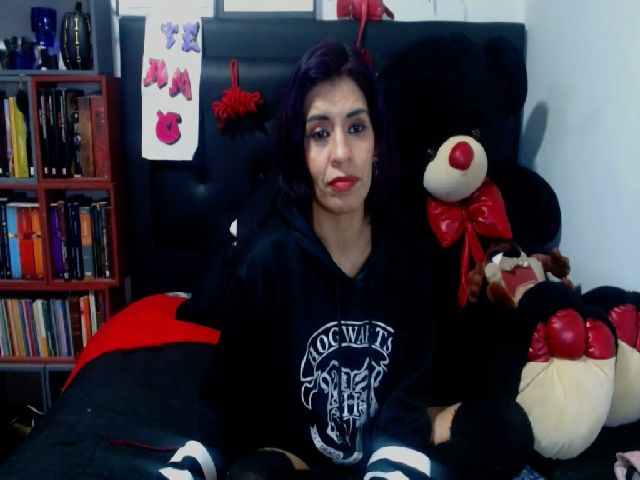 Live sex webcam photo for MilfKatty #271665839