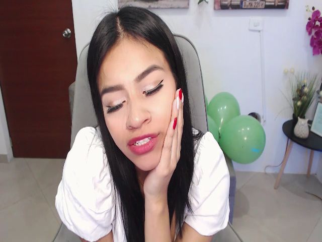 Live sex webcam photo for Lili_cutee #271669733