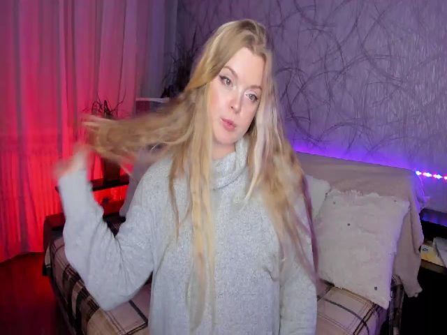 Live sex webcam photo for EllaweL #271660797