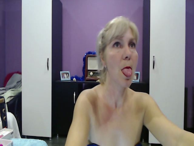 Live sex webcam photo for PinkChristine #271675288