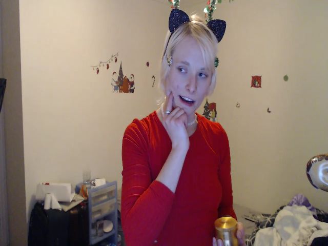 Live sex webcam photo for DragonKitty69 #271666993