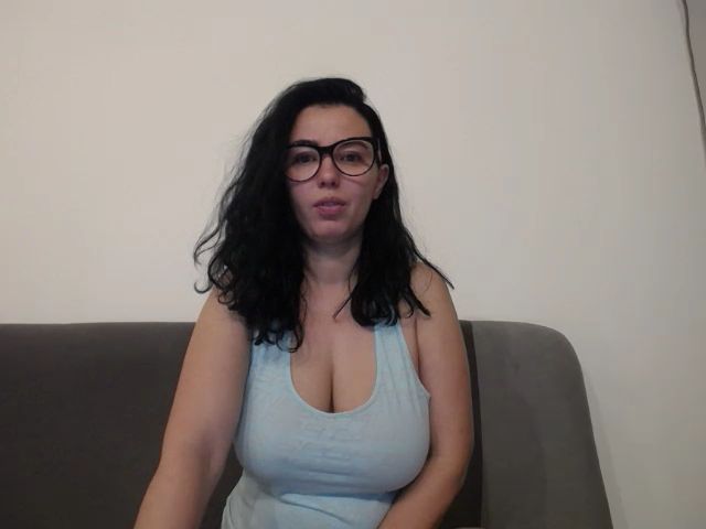 Live sex webcam photo for HotErikka #271664485
