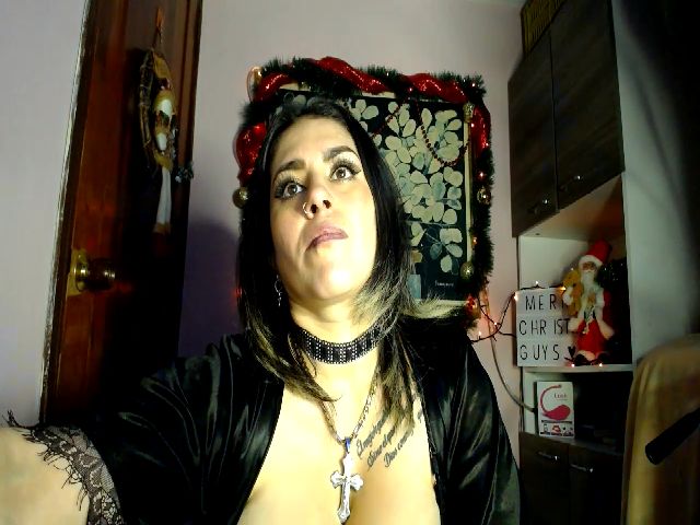 Live sex webcam photo for Chelaqueen #271662819