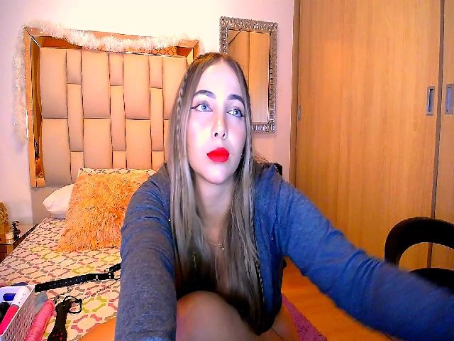 Live sex webcam photo for Lilly_monroe #271666916