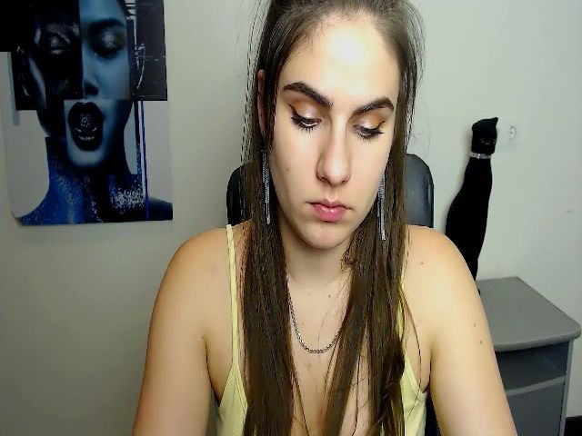 Live sex webcam photo for MollyKiss_ #271672952
