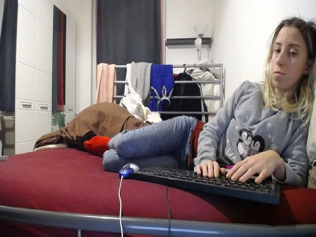 Live sex webcam photo for Blondyfordad #271674691