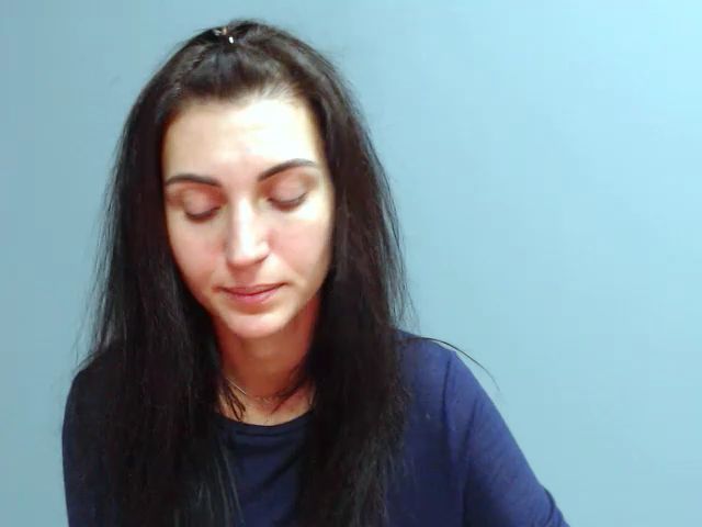 Live sex webcam photo for Miss_Vivian #271670259