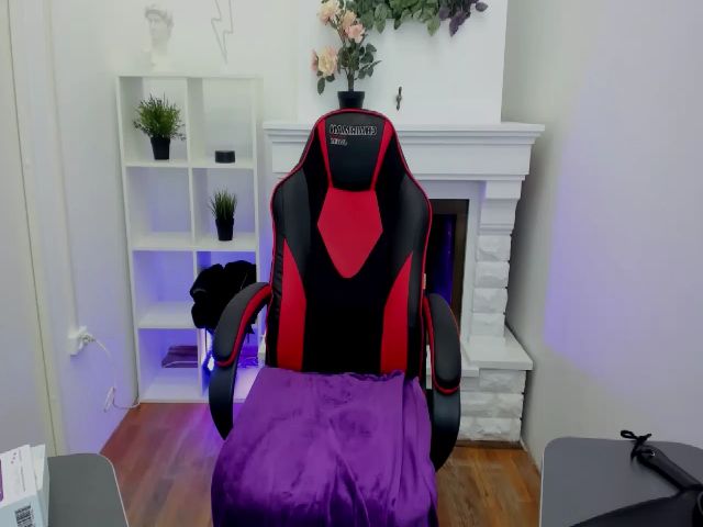 Live sex webcam photo for HelenCarter #271671039