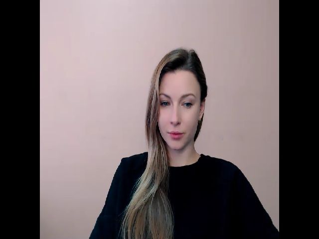 Live sex webcam photo for SweettDrream #271667316