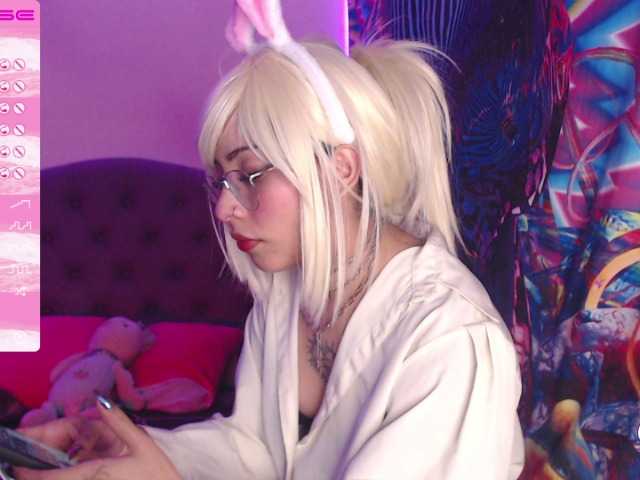 Live sex webcam photo for HateFulBunny #271662311