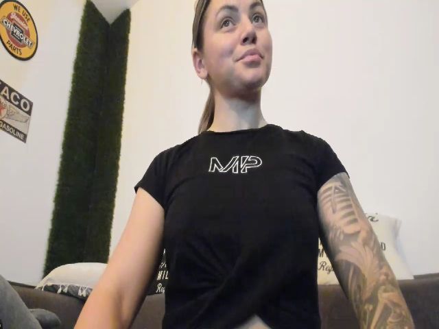 Live sex webcam photo for PisuVamp_ #271674900