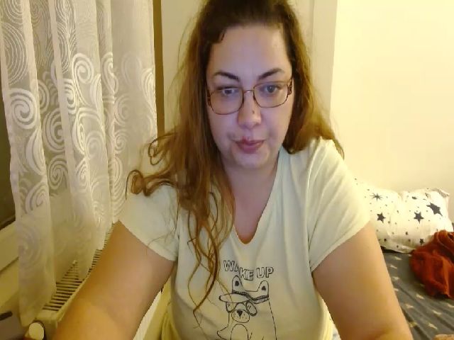 Live sex webcam photo for shycurvymom #271662696