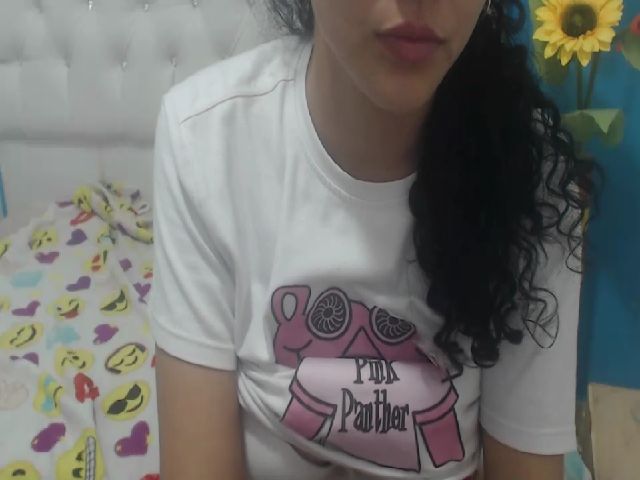 Live sex webcam photo for Viviana222 #271674110