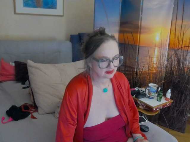 Live sex webcam photo for MucMilf59 #271672386