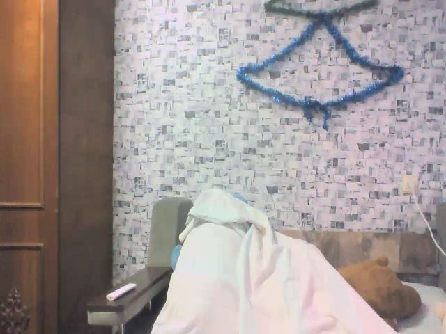 Live sex webcam photo for Tessa005 #271669503