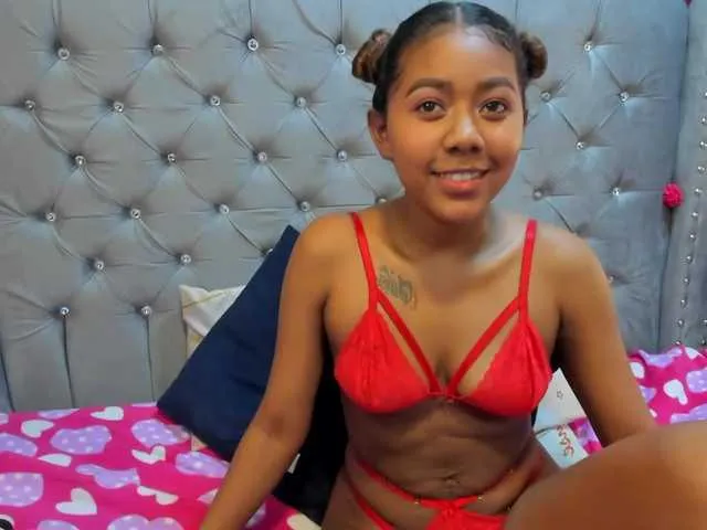 Live sex webcam photo for AliceSomers1 #271672915