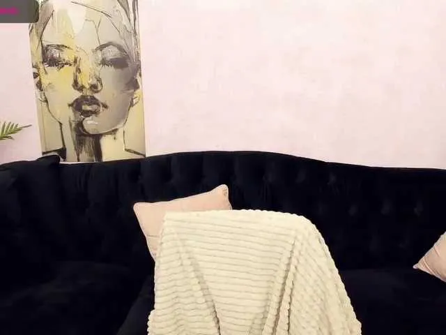 Live sex webcam photo for IceDanielle #271668918