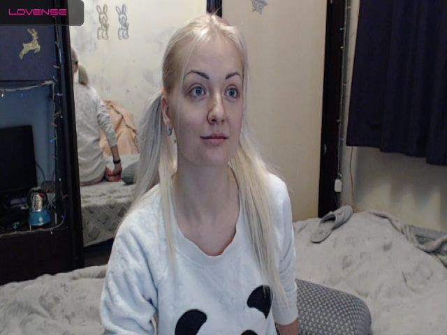 Live sex webcam photo for ShiningBlonde #271674477