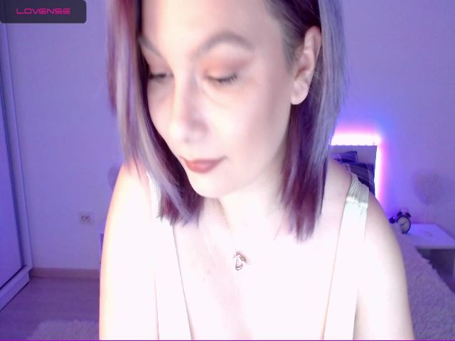 Live sex webcam photo for Debbie__ #271675345