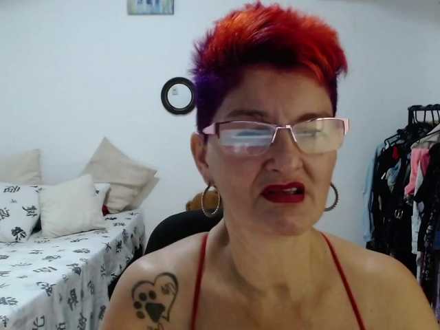 Live sex webcam photo for bety-cum2 #288017323