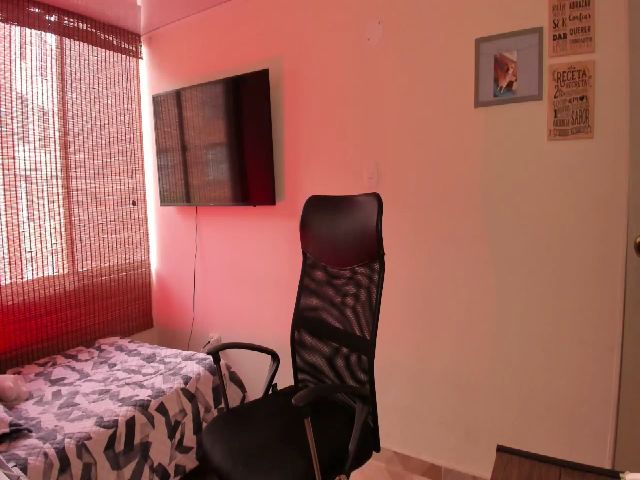 Live sex webcam photo for Miss_Sami #271670372