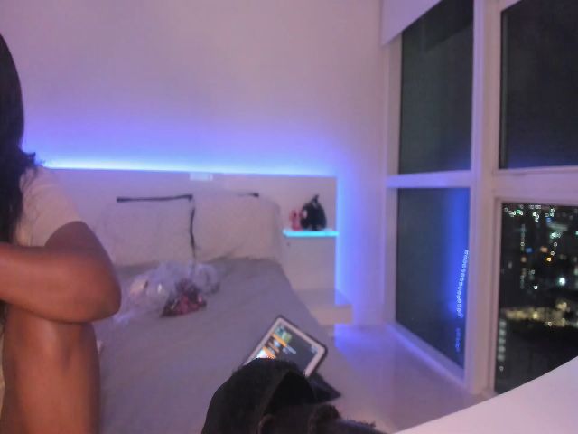 Live sex webcam photo for Yasmeen_xo #271664702