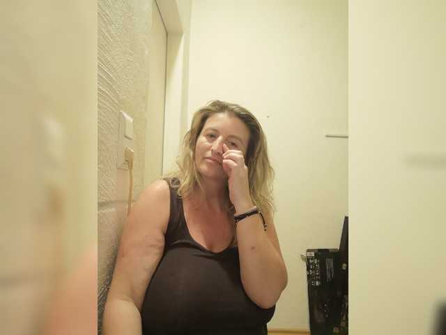 Live sex webcam photo for JennaDeluxe #288022531