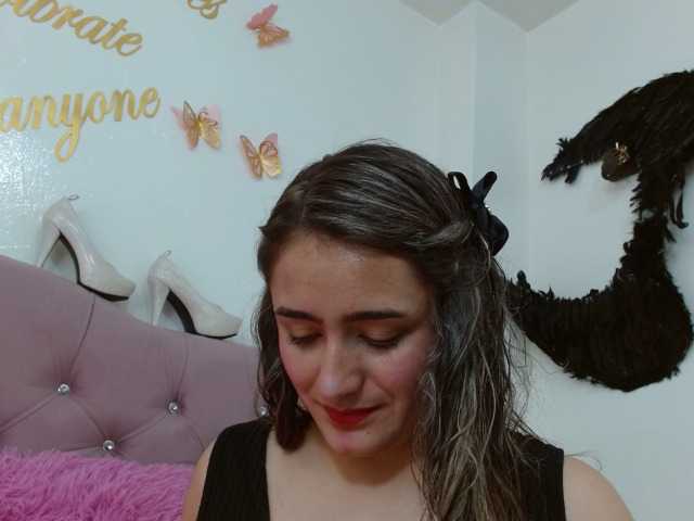 Live sex webcam photo for meridasweet #271669221