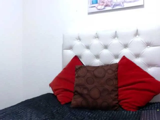 Live sex webcam photo for lily-louise #271672494