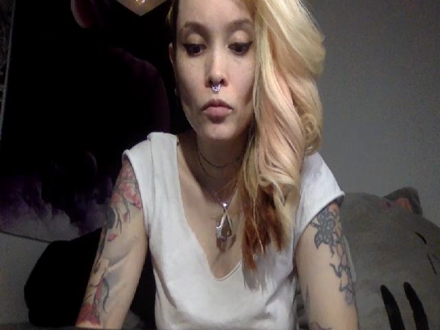 Live sex webcam photo for FRANKK_CASTLE #271663175