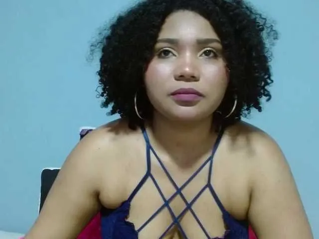 Live sex webcam photo for Shahiira #271672656