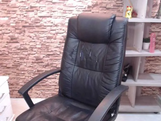 Live sex webcam photo for Doja-deluxe #271666290