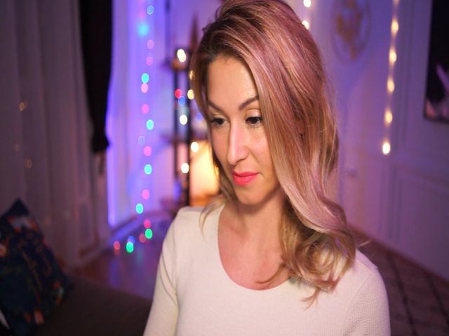 Live sex webcam photo for lovelylollly #271671410