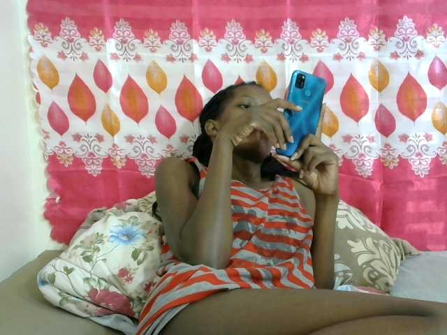 Live sex webcam photo for darsy2 #271666143