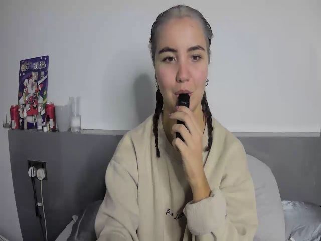 Live sex webcam photo for CharlieSimmsx #271663554