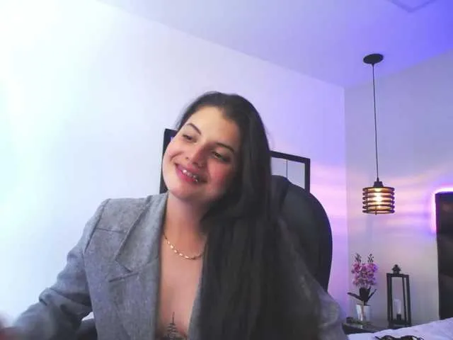 Live sex webcam photo for alaia- #271665299