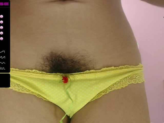 Live sex webcam photo for SweetBarbie #271676194