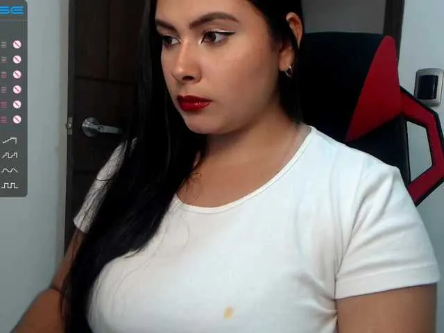 Live sex webcam photo for miss-daniela #271679910