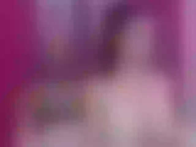 Live sex webcam photo for BustyxxHelen #271679700