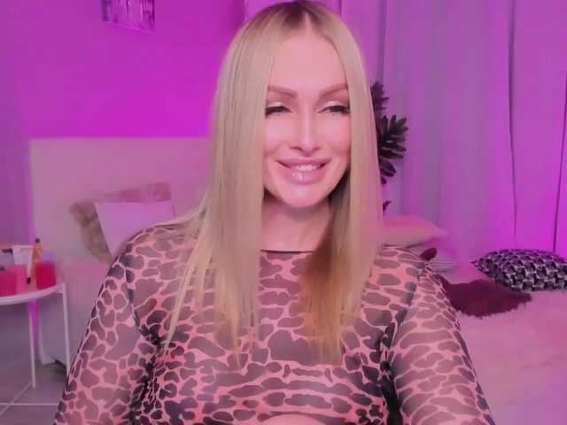 Live sex webcam photo for LibbyNora #271676858