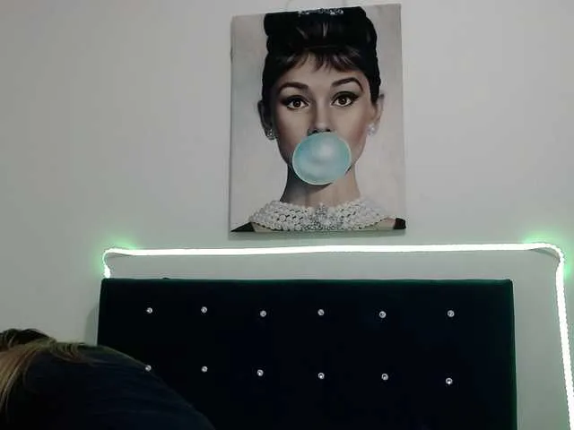 Live sex webcam photo for LauGarciaa #271677074
