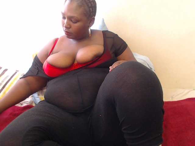 Live sex webcam photo for CurvyDimples #271682543