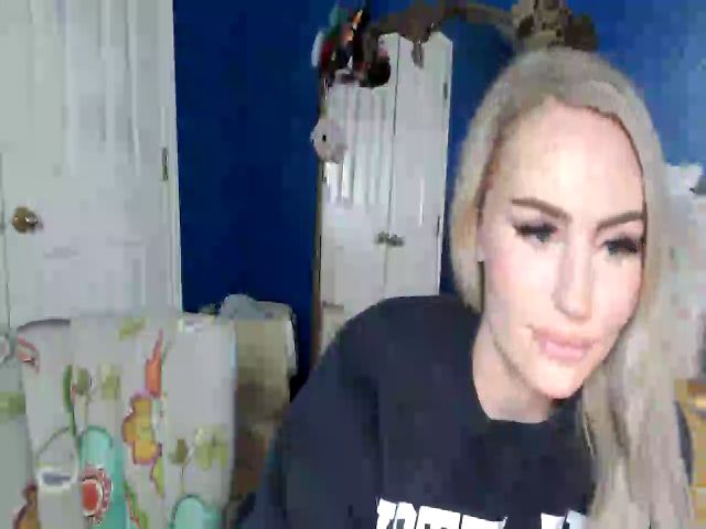 Live sex webcam photo for Officialelsa #271678263