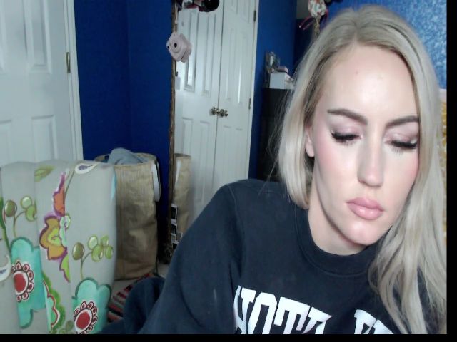 Live sex webcam photo for Officialelsa #271678430