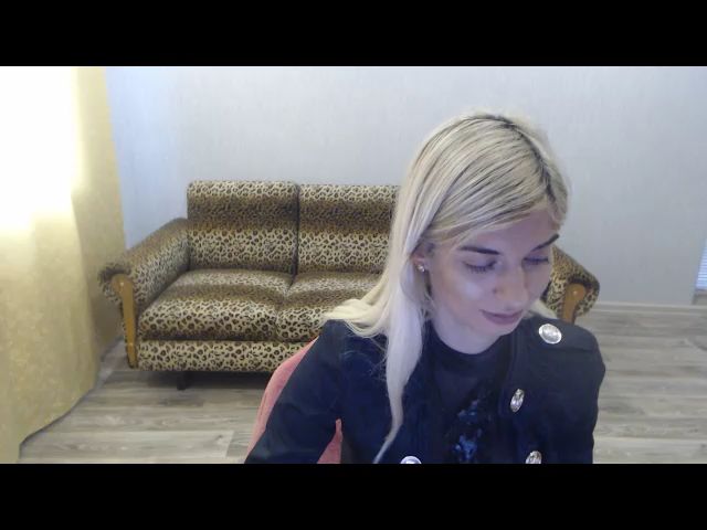 Live sex webcam photo for SexyBeatriice #271680719