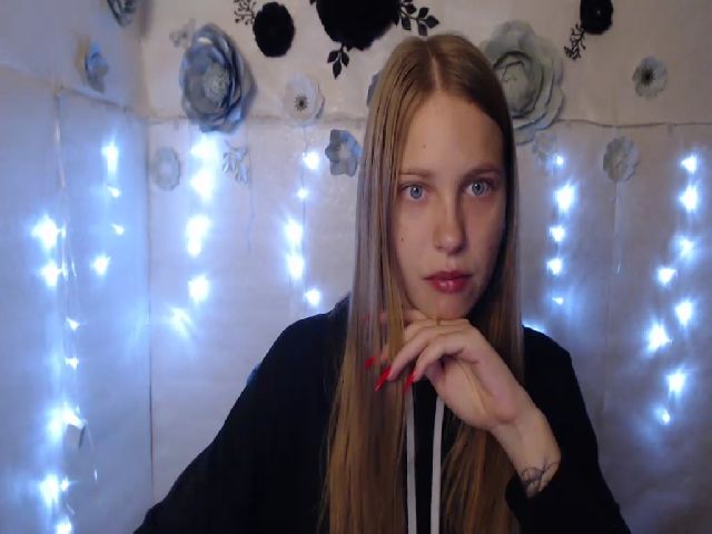 Live sex webcam photo for SshyTeen #271678835