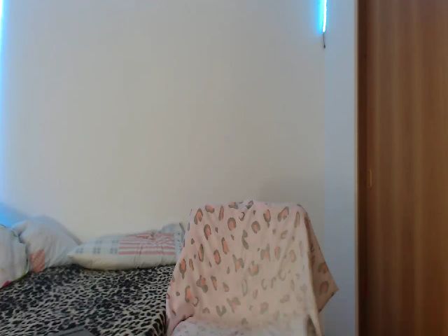 Live sex webcam photo for emma_sky1 #271684263
