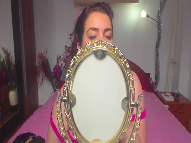 Live sex webcam photo for Loraynnex #271677186