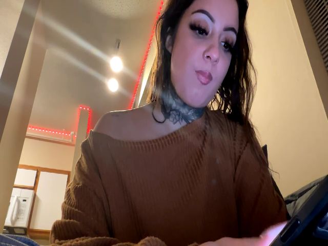 Live sex webcam photo for IllusionBby #271677618